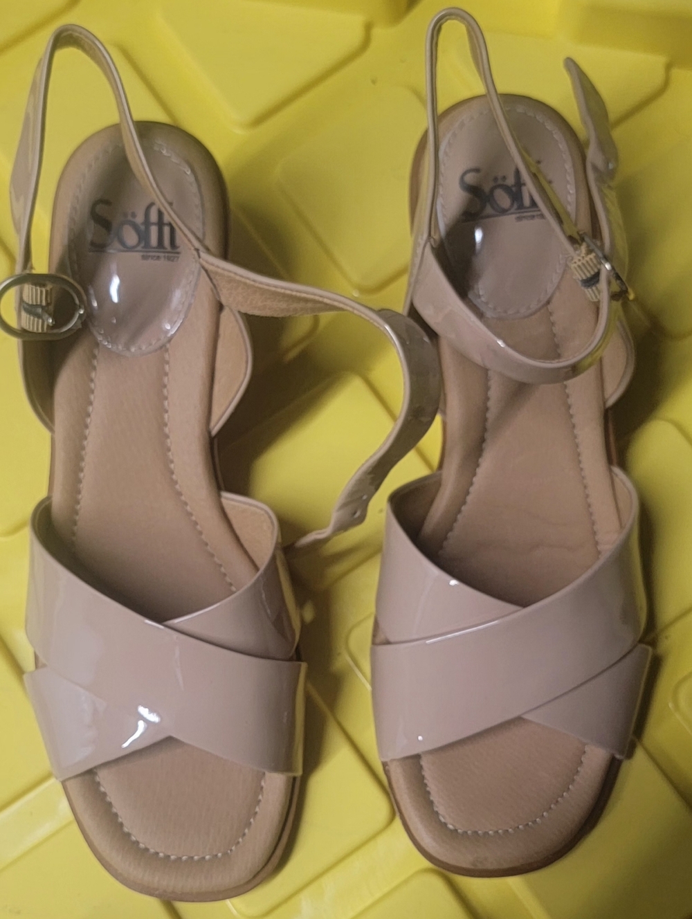 Women's Tan Wedge Sandals new with out tag